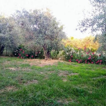 Irinis Cottage Kala Nera Luaran gambar