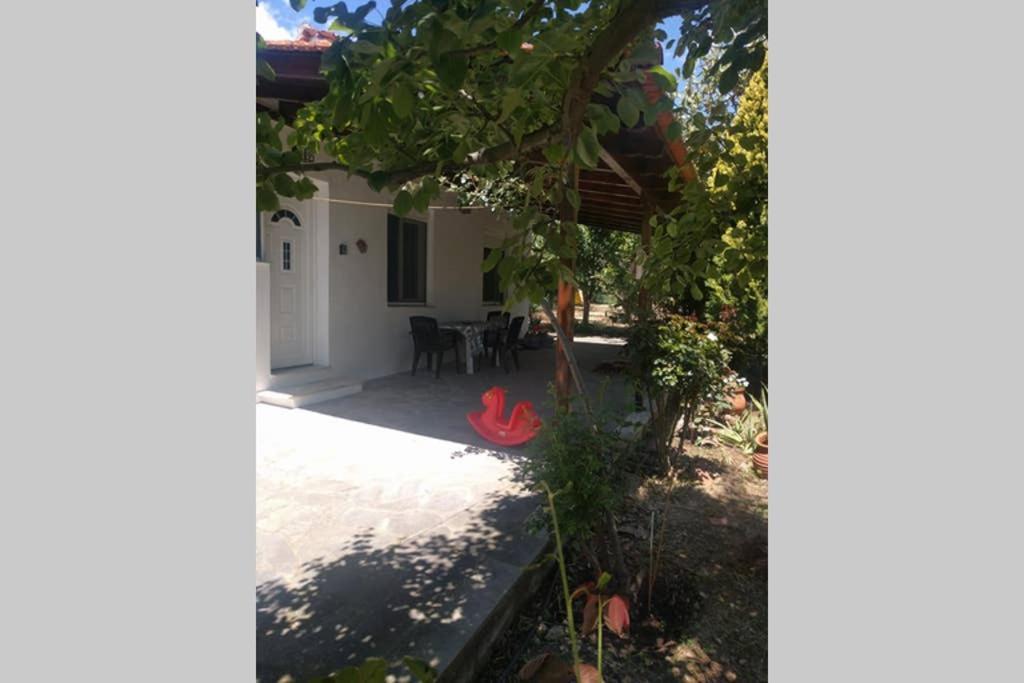 Irinis Cottage Kala Nera Luaran gambar